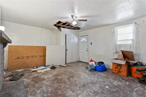 Living - 301 Hawkins Ave, Braddock, PA 15104 photo 2 of 5