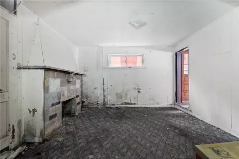 Living - 264 Fleet St, Braddock, PA 15104 photo 4 of 5