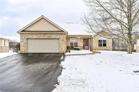 6028 Triple Crown Cir, Greensburg, PA 15601
