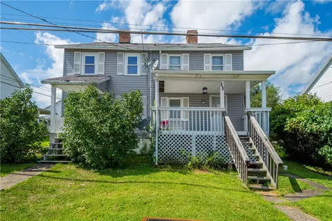 11 Madison St, Cokeburg, PA 15324