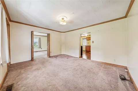 Living - 29 Creedmore Rd, Cecil, PA 15321 photo 5 of 7