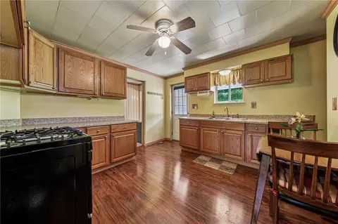 Kitchen - 29 Creedmore Rd, Cecil, PA 15321 photo 1 of 3