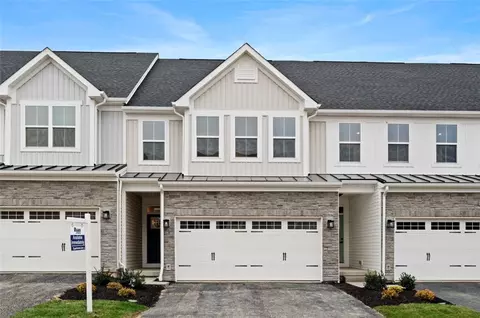 104 Leah Dr, Zelienople, PA 16063