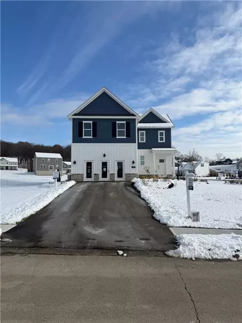100 Buttercup Ln, Beaver Falls, PA 15010