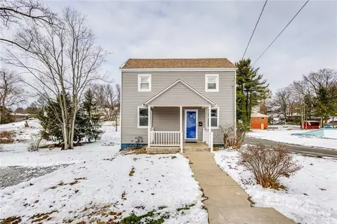 11561 Center St, Irwin, PA 15642
