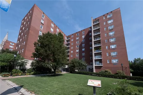 4625 Fifth Ave #609, Pittsburgh, PA 15213