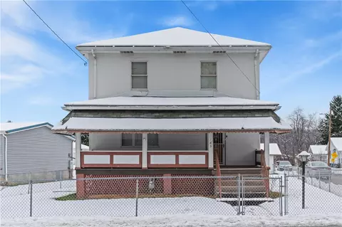 185 Main St, Smock, PA 15480