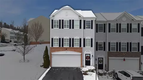 238 Grace Manor Dr, Coraopolis, PA 15108