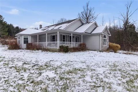 Exterior - 135 Lake Front Dr, Loretto, PA 15940 photo 2 of 4