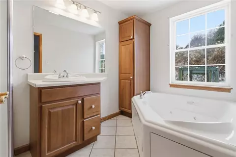 Bath - 135 Lake Front Dr, Loretto, PA 15940 photo 1 of 3