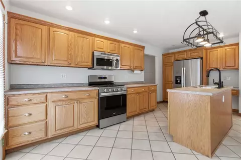 Kitchen - 135 Lake Front Dr, Loretto, PA 15940 photo 2 of 5