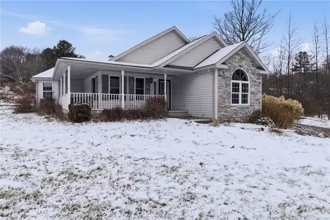 Exterior - 135 Lake Front Dr, Loretto, PA 15940 photo 3 of 4