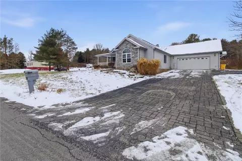 Exterior - 135 Lake Front Dr, Loretto, PA 15940 photo 4 of 4