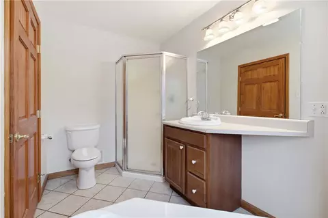 Bath - 135 Lake Front Dr, Loretto, PA 15940 photo 2 of 3