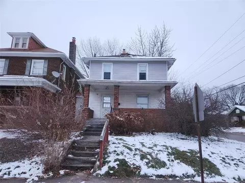 611 Spruce Ave, Sharon, PA 16146