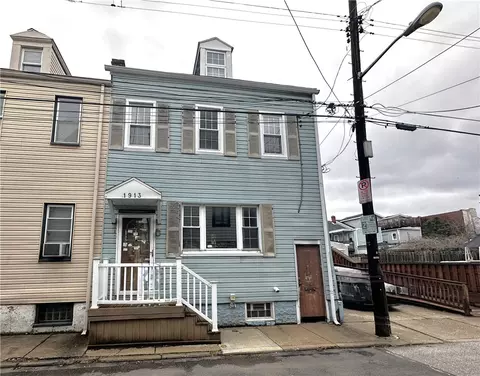 1913 Fox Way, Pittsburgh, PA 15203