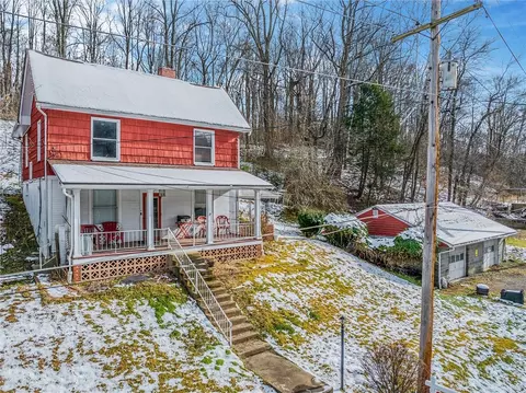 560 Lake Lynn Rd, Lake Lynn, PA 15451