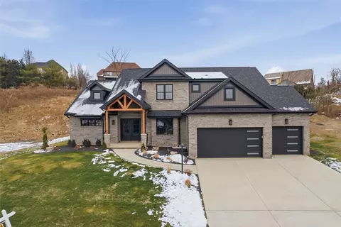 1065 Skyline Dr, Canonsburg, PA 15317