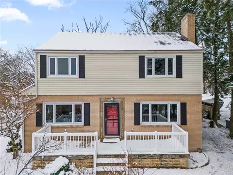 4712 Carriage Dr, Pittsburgh, PA 15236