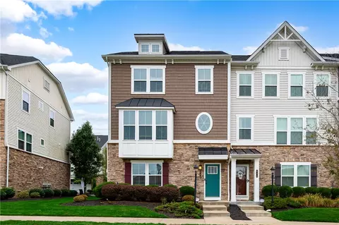 828 Theda Dori St, Cranberry Township, PA 16066