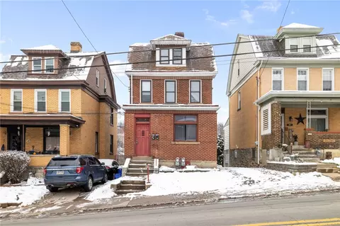 62 Maytide St, Pittsburgh, PA 15227