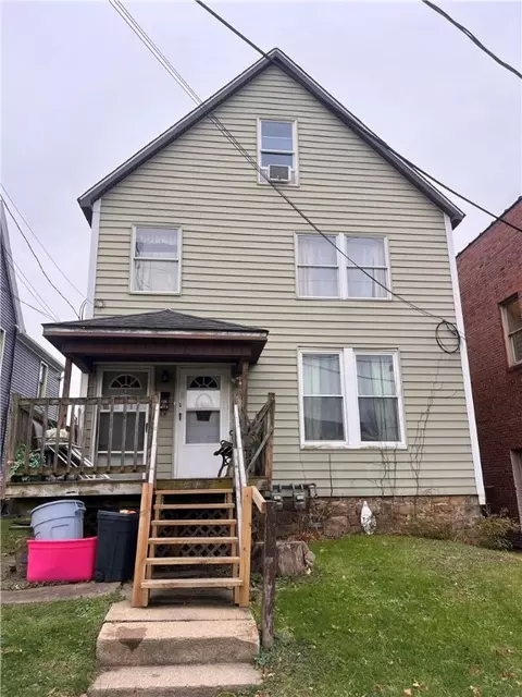 423 Spring Ave, Ellwood City, PA 16117