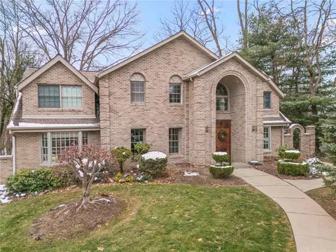 205 King Richard, Mcmurray, PA 15317
