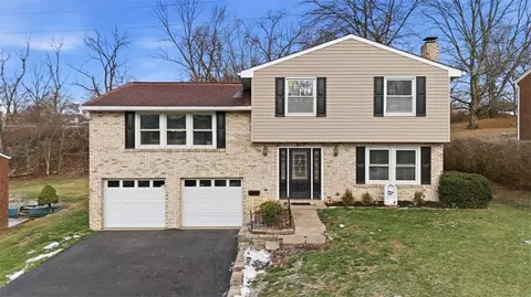979 Cork Dr, Bethel Park, PA 15102
