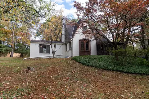 2294 Clearvue Rd, Pittsburgh, PA 15237