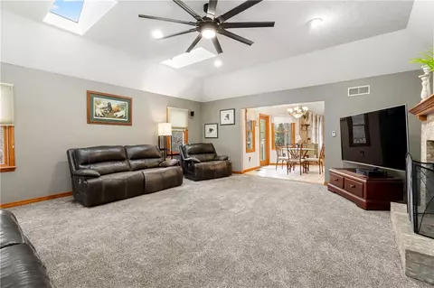 2108 Mickanin, Irwin, PA 15642 photo 13