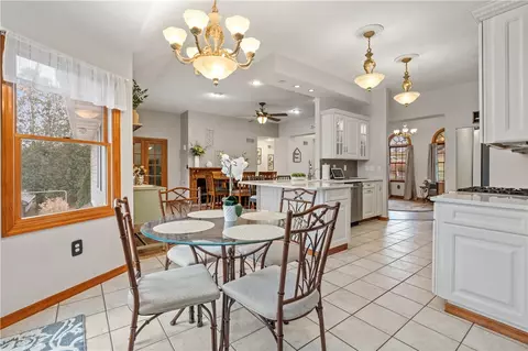 2108 Mickanin, Irwin, PA 15642 photo 11