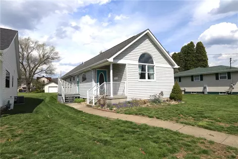 212 Pine St, Zelienople, PA 16063
