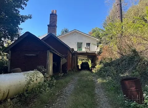 341 Glen Eden Rd, Rochester, PA 15074