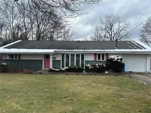 990 Quaker Dr, Irwin, PA 15642