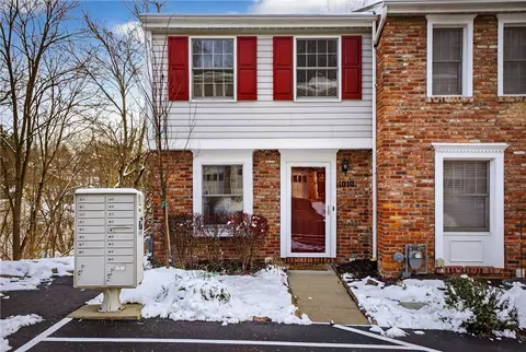1010 Timberidge Dr, Bethel Park, PA 15102