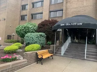 1000 Grandview Ave #401, Pittsburgh, PA 15211