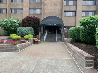 1000 Grandview Ave #401, Pittsburgh, PA 15211