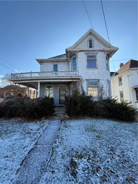 201 W Green St, Connellsville, PA 15425