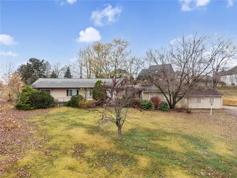 357 E Mcmurray Rd, Canonsburg, PA 15317
