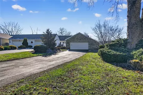 195 Roscommon Pl, Canonsburg, PA 15317