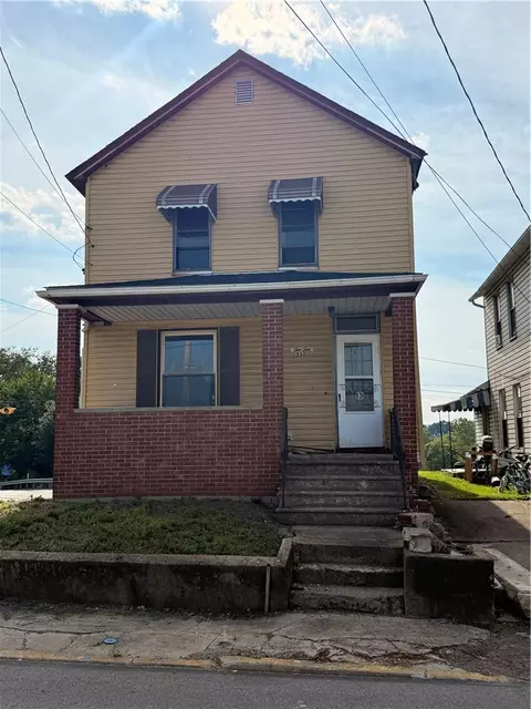 230 13th St, Ellwood City, PA 16117
