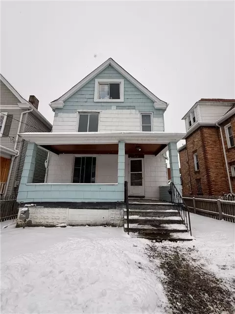 426 Wayne Ave, Ellwood City, PA 16117
