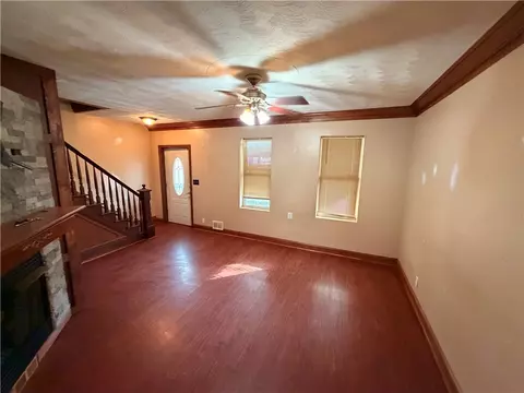Living - 314 S 5th St, Apollo, PA 15613 photo 2 of 4
