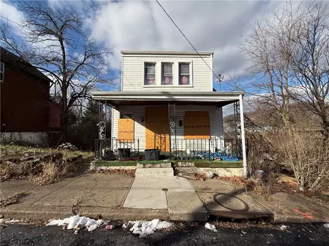 211 Division St, Braddock, PA 15104