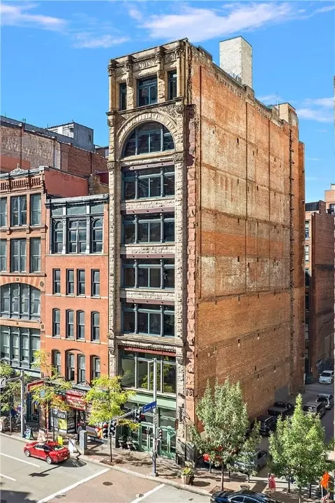 915 Liberty Ave #701, Pittsburgh, PA 15222