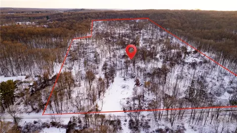 200 Griffin Rd, Sandy Lake, PA 16145