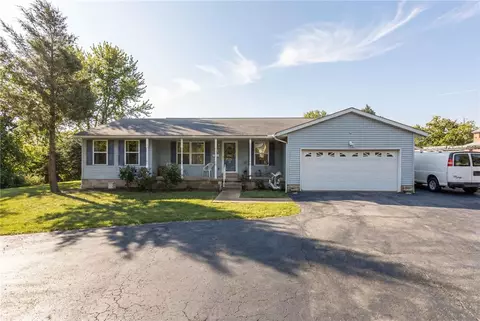 38 Roxbury Rd, Pittsburgh, PA 15221