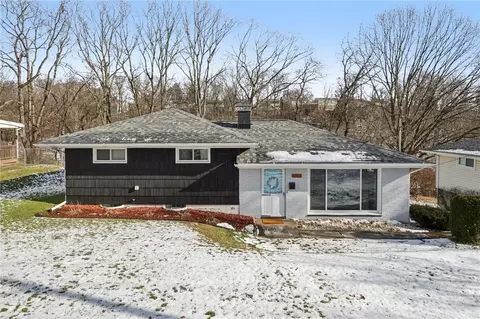 2785 Hastings Dr, New Kensington, PA 15068