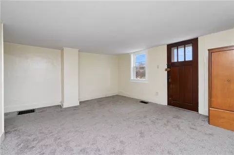 Living - 321 2nd St, Freeport, PA 16229 photo 2 of 3