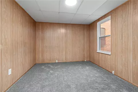 Bedroom - 321 2nd St, Freeport, PA 16229 photo 3 of 6